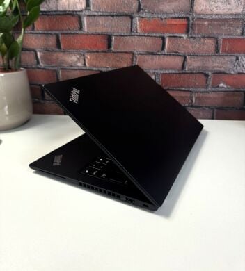 Ультрабук Lenovo ThinkPad X13 Gen 1 / 13.3" (1920x1080) IPS / AMD Ryzen 3 Pro 4450U (4 (8) ядра по 2.4 - 3.7 GHz) / 8 GB DDR4 / 256 GB SSD / AMD Radeon Graphics / WebCam Ультрабук Lenovo ThinkPad X13 Gen 1 / 13.3" (1920x1080) IPS / AMD Ryzen 3 Pro 4450U (4 (8) ядра по 2.4 - 3.7 GHz) / 8 GB DDR4 / 256 GB SSD / AMD Radeon Graphics / WebCam