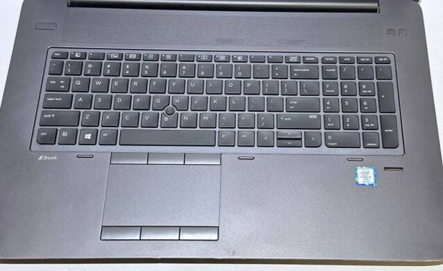 Мобільна робоча станція HP ZBook 17 G4 / 17.3" (1920x1080) IPS / Intel Core i7-7820HQ (4 (8) ядра по 2.9 - 3.9 GHz) / 64 GB DDR4 / 1000 GB SSD / nVidia Quadro P5000, 16 GB GDDR5, 256-bit / WebCam / Win 11 Pro