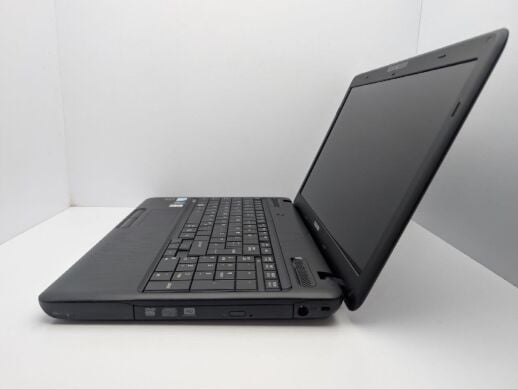 Ноутбук Toshiba Satellite Pro C660 / 15.6" (1366x768) TN / Intel Core i3-380M (2 (4) ядра по 2.53 GHz) / 6 GB DDR3 / 320 GB HDD / Intel HD Graphics 1000 / WebCam / DVD-ROM