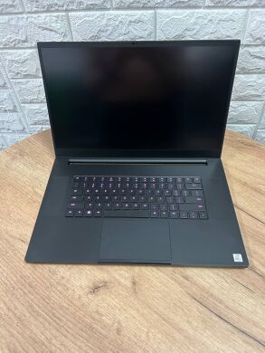 Ігровий ноутбук Razer Blade 17 RZ09-0368 / 17.3" (1920x1080) IPS / Intel Core i7-10875H (8 (16) ядер по 2.3 - 5.1 GHz) / 16 GB DDR4 / 512 GB SSD / nVidia GeForce RTX 2070 Max-Q, 8 GB GDDR6, 256-bit / WebCam