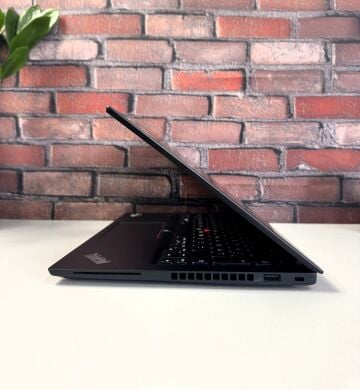 Ультрабук Lenovo ThinkPad X13 Gen 1 / 13.3" (1920x1080) IPS / AMD Ryzen 3 Pro 4450U (4 (8) ядра по 2.4 - 3.7 GHz) / 8 GB DDR4 / 256 GB SSD / AMD Radeon Graphics / WebCam Ультрабук Lenovo ThinkPad X13 Gen 1 / 13.3" (1920x1080) IPS / AMD Ryzen 3 Pro 4450U (4 (8) ядра по 2.4 - 3.7 GHz) / 8 GB DDR4 / 256 GB SSD / AMD Radeon Graphics / WebCam