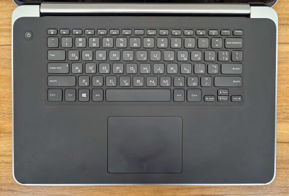 Ноутбук Dell XPS 15-9530 / 15.6" (1920x1080) IPS Touch / Intel Core i5-4200H (2 (4) ядра по 2.8 - 3.4 GHz) / 8 GB DDR3 / 240 GB SSD / Intel HD Graphics 4600 / WebCam / Windows 10