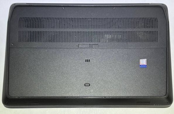 Мобільна робоча станція HP ZBook 17 G4 / 17.3" (1920x1080) IPS / Intel Core i7-7820HQ (4 (8) ядра по 2.9 - 3.9 GHz) / 64 GB DDR4 / 1000 GB SSD / nVidia Quadro P5000, 16 GB GDDR5, 256-bit / WebCam / Win 11 Pro