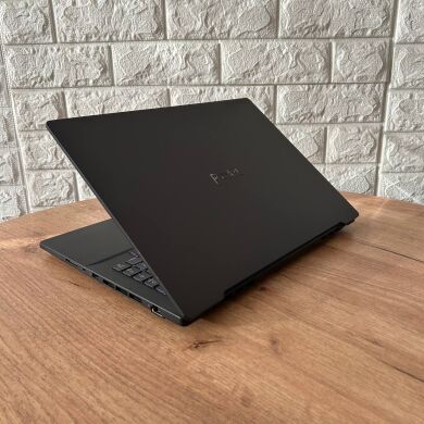 Ігровий ноутбук Asus ProArt Studiobook H7600ZX / 16" (3840x2400) OLED / Intel Core i7-12700H (14 (20) ядер по 3.5 - 4.7 GHz) / 32 GB DDR5 / 2000 GB SSD NVMe / nVidia GeForce RTX 3080 Ti, 16 GB GDDR6, 256-bit / WebCam