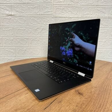 Ігровий ультрабук-трансформер Б-клас Dell XPS 15 9575 / 15.6" (1920x1080) IPS Touch / Intel Core i7-8705G (4 (8) ядра по 3.1 - 4.1 GHz) / 16 GB DDR4 / 512 GB SSD / AMD Radeon RX Vega M GL, 4 GB HBM2, 1024-bit / WebCam