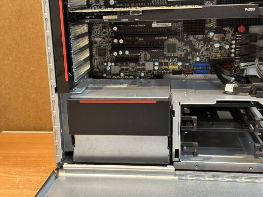 Робоча станція Lenovo ThinkStation P520 Tower / Intel Xeon W-2123 (4 (8) ядра по 3.6 - 3.9 GHz) / 64 GB DDR4 / 500 GB SSD / nVidia Quadro P4000, 8 GB GDDR5, 256-bit / 690W / DisplayPort