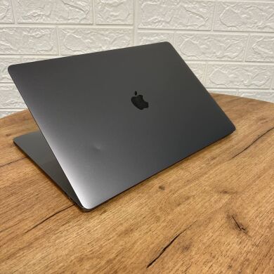 Ультрабук Б-клас Apple MacBook Pro 16 2019 A2141 / 16" (3072x1920) IPS / Intel Core i7-9750H (6 (12) ядер по 2.6 - 4.5 GHz) / 16 GB DDR4 / 512 GB SSD / AMD Radeon Pro 5300M, 4 GB GDDR6, 128-bit / WebCam / MacOS