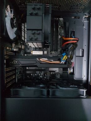 Игровой ПК AeroCool Pivot Tower / Intel Core i7-6700 (4 (8) ядра по 3.4 - 4.0 GHz) / 16 GB DDR4 / 500 GB SSD M.2 + 500 GB HDD / nVidia GeForce GTX 1050 Ti, 4 GB GDDR5, 128-bit / 500W