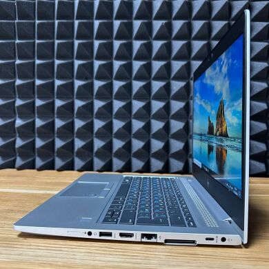 Ноутбук Б-класс HP EliteBook 735 G5 / 13.3" (1920x1080) IPS / AMD Ryzen 3 Pro 2300U (4 ядра по 2.0 - 3.4 GHz) / 8 GB DDR4 / 128 GB SSD / AMD Radeon Vega 6 Graphics / WebCam Ноутбук Б-класс HP EliteBook 735 G5 / 13.3" (1920x1080) IPS / AMD Ryzen 3 Pro 2300U (4 ядра по 2.0 - 3.4 GHz) / 8 GB DDR4 / 128 GB SSD / AMD Radeon Vega 6 Graphics / WebCam