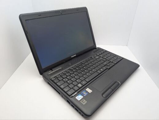 Ноутбук Toshiba Satellite Pro C660 / 15.6" (1366x768) TN / Intel Core i3-380M (2 (4) ядра по 2.53 GHz) / 6 GB DDR3 / 320 GB HDD / Intel HD Graphics 1000 / WebCam / DVD-ROM