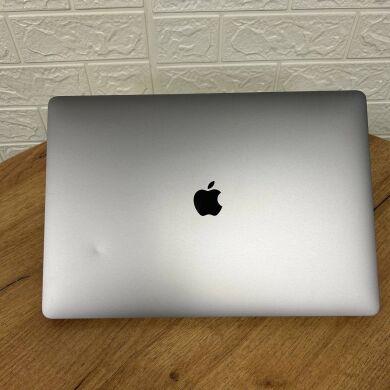 Ультрабук Б-клас Apple MacBook Pro 16 2019 A2141 / 16" (3072x1920) IPS / Intel Core i7-9750H (6 (12) ядер по 2.6 - 4.5 GHz) / 16 GB DDR4 / 512 GB SSD / AMD Radeon Pro 5300M, 4 GB GDDR6, 128-bit / WebCam / MacOS