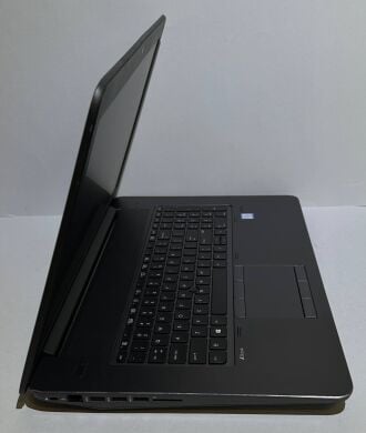 Мобільна робоча станція HP ZBook 17 G4 / 17.3" (1920x1080) IPS / Intel Core i7-7820HQ (4 (8) ядра по 2.9 - 3.9 GHz) / 64 GB DDR4 / 1000 GB SSD / nVidia Quadro P5000, 16 GB GDDR5, 256-bit / WebCam / Win 11 Pro