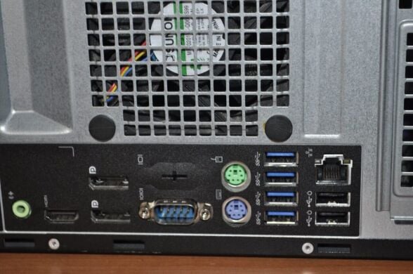 Комп'ютер Dell OptiPlex 5040 Tower / Intel Core i3-6100 (2 (4) ядра по 3.7 GHz) / 8 GB DDR3 / 120 GB SSD + 750 GB HDD / Intel HD Graphics 530