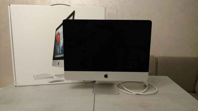 Apple iMac A1418 / 21.5" (1920x1080) IPS / Intel Core i5 (2 (4) ядра по 2.3 - 3.6 GHz) / 8 GB LPDDR3 / 1000 GB HDD / WebCam / Wi-Fi