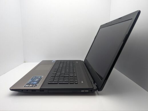 Ноутбук Asus A75V / 17.3" (1600x900) TN / Intel Core i7-3610QM (4 (8) ядра по 2.3 - 3.3 GHz) / 8 GB DDR3 / 120 GB SSD + 500 GB HDD / nVidia GeForce GT 630M, 1 GB GDDR5, 128-bit / WebCam / DVD-ROM