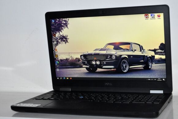 Ноутбук Dell Latitude E5570 / 15.6" (1920x1080) IPS / Intel Core i7-6820HQ (4 (8) ядра по 2.7 - 3.6 GHz) / 16 GB DDR4 / 512 GB SSD NEW / AMD Radeon R7 M360, 2 GB GDDR4, 64-bit / WebCam / HDMI / Windows 10 Pro