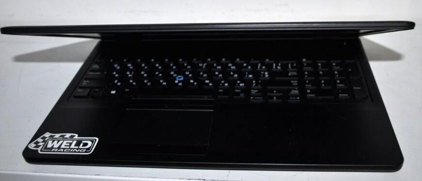 Ноутбук Dell Latitude E5570 / 15.6" (1920x1080) IPS / Intel Core i7-6820HQ (4 (8) ядра по 2.7 - 3.6 GHz) / 16 GB DDR4 / 512 GB SSD NEW / AMD Radeon R7 M360, 2 GB GDDR4, 64-bit / WebCam / HDMI / Windows 10 Pro