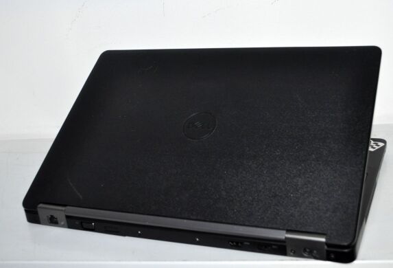 Ноутбук Dell Latitude E5570 / 15.6" (1920x1080) IPS / Intel Core i7-6820HQ (4 (8) ядра по 2.7 - 3.6 GHz) / 16 GB DDR4 / 512 GB SSD NEW / AMD Radeon R7 M360, 2 GB GDDR4, 64-bit / WebCam / HDMI / Windows 10 Pro