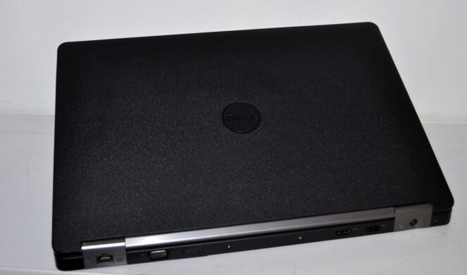 Ноутбук Dell Latitude E5570 / 15.6" (1920x1080) IPS / Intel Core i7-6820HQ (4 (8) ядра по 2.7 - 3.6 GHz) / 16 GB DDR4 / 512 GB SSD NEW / AMD Radeon R7 M360, 2 GB GDDR4, 64-bit / WebCam / HDMI / Windows 10 Pro