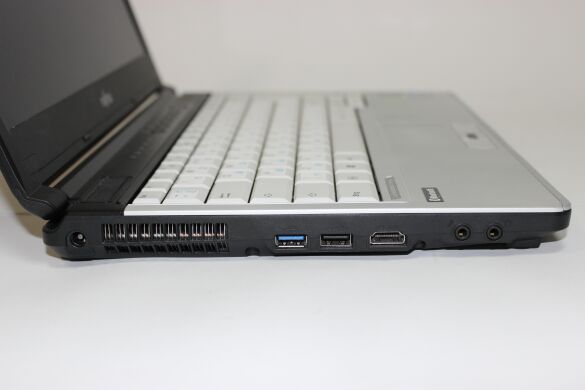 Fujitsu LifeBook S761 / 13.3" (1366x768) WXGA LED / Intel Core i7-2620M (2 (4) ядра по 2.7 - 3.4 GHz) / 8 GB DDR3 / 500 GB HDD / WebCam / DVD-RW / USB 3.0