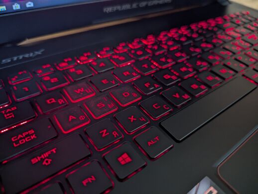 Ігровий ноутбук Б-клас Asus Strix GL702V / 17.3" (1920x1080) IPS / Intel Core i7-7700HQ (4 (8) ядра по 2.8 - 3.8 GHz) / 32 GB DDR4 / 512 GB SSD / nVidia GeForce GTX 1080, 8 GB GDDR5X, 256-bit / WebCam / HDMI / Windows 10