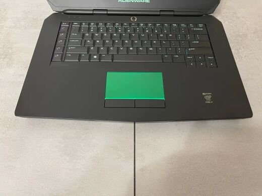 Ігровий ноутбук Dell Alienware 15 / 15.6" (1920x1080) IPS / Intel Core i7-4710HQ (4 (8) ядра по 2.5 - 3.5 GHz) / 16 GB DDR3 / 128 GB SSD M.2 + 512 GB SSD / AMD Radeon R9 M390X, 4GB GDDR5, 256-bit / WebCam / DVD-RW / miniDP / HDMI