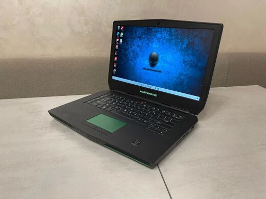 Ігровий ноутбук Dell Alienware 15 / 15.6" (1920x1080) IPS / Intel Core i7-4710HQ (4 (8) ядра по 2.5 - 3.5 GHz) / 16 GB DDR3 / 128 GB SSD M.2 + 512 GB SSD / AMD Radeon R9 M390X, 4GB GDDR5, 256-bit / WebCam / DVD-RW / miniDP / HDMI