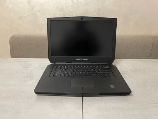 Ігровий ноутбук Dell Alienware 15 / 15.6" (1920x1080) IPS / Intel Core i7-4710HQ (4 (8) ядра по 2.5 - 3.5 GHz) / 16 GB DDR3 / 128 GB SSD M.2 + 512 GB SSD / AMD Radeon R9 M390X, 4GB GDDR5, 256-bit / WebCam / DVD-RW / miniDP / HDMI