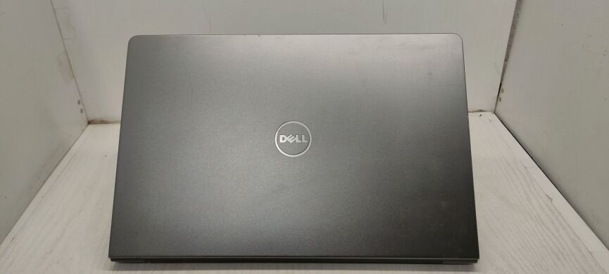 Ігровий ноутбук Dell Vostro 5568 / 15.6" (1920x1080) TN / Intel Core i5-7200U (2 (4) ядра по 2.5 - 3.1 GHz) / 16 GB DDR4 / 256 GB SSD / nVidia GeForce 940MX, 4 GB GDDR5, 64-bit / WebCam Ігровий ноутбук Dell Vostro 5568 / 15.6" (1920x1080) TN / Intel Core i5-7200U (2 (4) ядра по 2.5 - 3.1 GHz) / 16 GB DDR4 / 256 GB SSD / nVidia GeForce 940MX, 4 GB GDDR5, 64-bit / WebCam