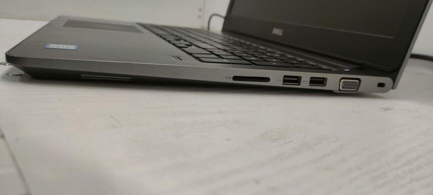 Ігровий ноутбук Dell Vostro 5568 / 15.6" (1920x1080) TN / Intel Core i5-7200U (2 (4) ядра по 2.5 - 3.1 GHz) / 16 GB DDR4 / 256 GB SSD / nVidia GeForce 940MX, 4 GB GDDR5, 64-bit / WebCam Ігровий ноутбук Dell Vostro 5568 / 15.6" (1920x1080) TN / Intel Core i5-7200U (2 (4) ядра по 2.5 - 3.1 GHz) / 16 GB DDR4 / 256 GB SSD / nVidia GeForce 940MX, 4 GB GDDR5, 64-bit / WebCam