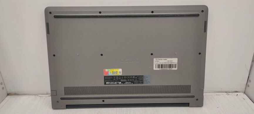 Ігровий ноутбук Dell Vostro 5568 / 15.6" (1920x1080) TN / Intel Core i5-7200U (2 (4) ядра по 2.5 - 3.1 GHz) / 16 GB DDR4 / 256 GB SSD / nVidia GeForce 940MX, 4 GB GDDR5, 64-bit / WebCam Ігровий ноутбук Dell Vostro 5568 / 15.6" (1920x1080) TN / Intel Core i5-7200U (2 (4) ядра по 2.5 - 3.1 GHz) / 16 GB DDR4 / 256 GB SSD / nVidia GeForce 940MX, 4 GB GDDR5, 64-bit / WebCam