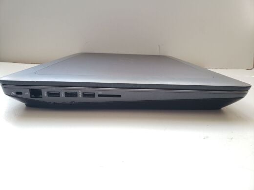 Мобільна робоча станція HP Zbook 17 G4 / 17.3" (1920x1080) IPS / Intel Core i7-7820HQ (4 (8) ядра по 2.9 - 3.9 GHz) / 32 GB DDR4 / 256 GB SSD M.2 + 512 GB SSD + 750 GB HDD / nVidia Quadro P3000, 6 GB GDDR5, 192-bit / WebCam