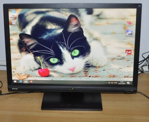 Монитор Б-класс BenQ G2200W / 22" (1680x1050) TN / VGA, DVI / VESA 100x100 + Кабели подключения