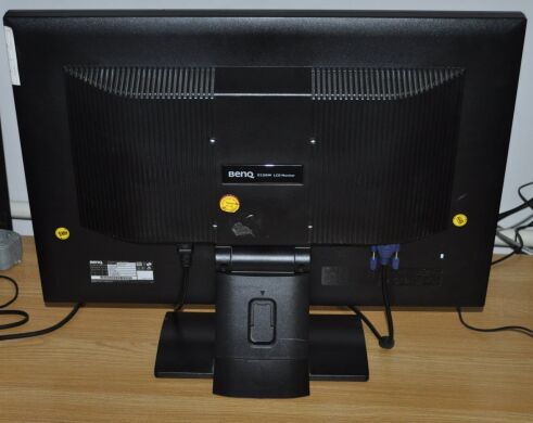 Монитор Б-класс BenQ G2200W / 22" (1680x1050) TN / VGA, DVI / VESA 100x100 + Кабели подключения