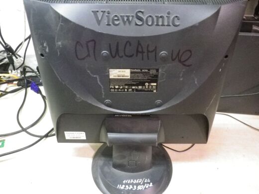 Монитор Б-класс ViewSonic VA703b / 17" (1280x1024) TN / VGA / VESA 100x100 