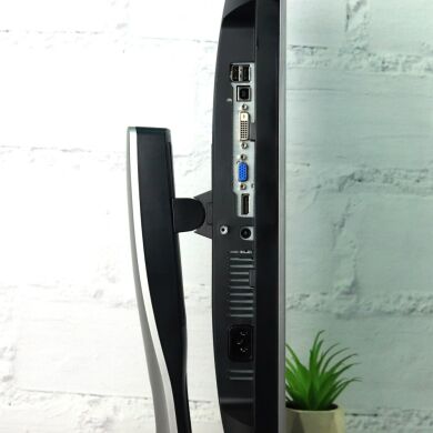 Монітор Dell P2213 / 22" (1680x1050) TN / DisplayPort, VGA, DVI, USB