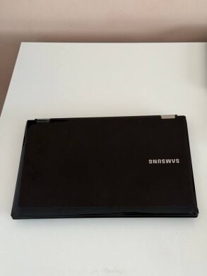 Ноутбук Б-клас Samsung NP-RC730 / 17.3" (1600x900) TN / Intel Core i7-2630QM (4 (8) ядро по 2.0 - 2.9 GHz) / 8 GB DDR3 / 500 GB HDD / nVidia GeForce GT 540M, 1 GB GDDR3, 128-bit / WebCam / DVD-ROM / Windows