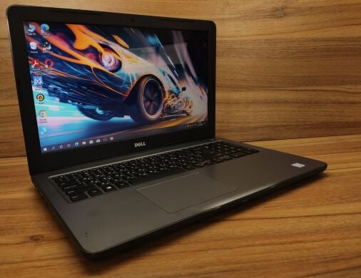 Ноутбук Dell Inspiron 5567 / 15.6" (1366x768) TN / Intel Core i7-7500U (2 (4) ядра по 2.7 - 3.5 GHz) / 8 GB DDR4 / 256 GB SSD / Intel HD Graphics 620 / WebCam / Windows 10