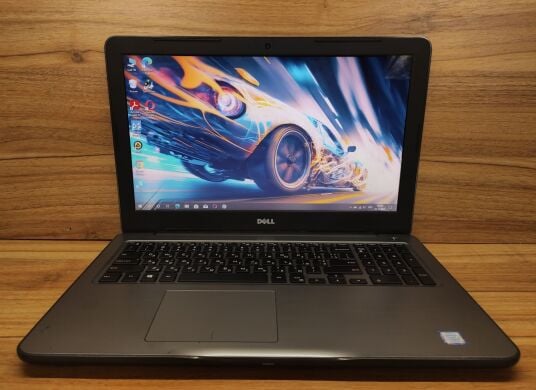 Ноутбук Dell Inspiron 5567 / 15.6" (1366x768) TN / Intel Core i7-7500U (2 (4) ядра по 2.7 - 3.5 GHz) / 8 GB DDR4 / 256 GB SSD / Intel HD Graphics 620 / WebCam / Windows 10