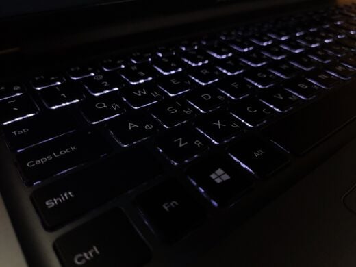 Ноутбук Dell Inspiron 5567 / 15.6" (1366x768) TN / Intel Core i7-7500U (2 (4) ядра по 2.7 - 3.5 GHz) / 8 GB DDR4 / 256 GB SSD / Intel HD Graphics 620 / WebCam / Windows 10