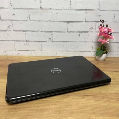 Ноутбук Dell Inspiron N7110 / 17.3" (1600x900) TN / Intel Core i3-2310M (2 (4) ядра по 2.1 GHz) / 8 GB DDR3 / 128 GB SSD / nVidia GeForce GT 525M, 1 GB DDR3, 128-bit / WebCam / DVD-RW