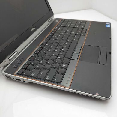 Ноутбук Dell Latitude E6520 / 15.6" (1366x768) TN / Intel Core i3-2330M (2 (4) ядра по 2.2 GHz) / 4 GB DDR3 / 320 GB HDD / NO WebCam / USB 3.0 / HDMI