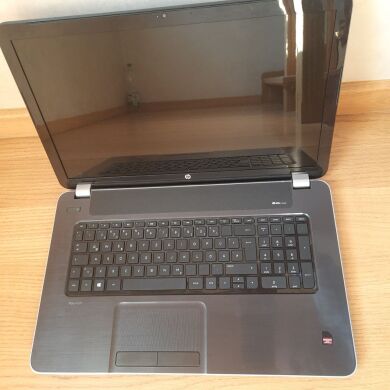 Ноутбук HP Pavilion 17 / 17.3" (1600x900) TN / AMD A8-4500M (4 ядра по 1.9 - 2.8 GHz) / 6 GB DDR3 / 256 GB SSD / AMD Radeon HD 8670M, 1 GB DDR3, 64-bit / WebCam