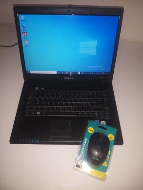 Ноутбук Samsung R60 Plus / 15.4" (1366x768) TN / Intel Core 2 Duo T5250 (2 ядра по 1.5 GHz) / 4 GB DDR2 / 250 GB HDD / ATI RS600M / АКБ тримає 1 годину, 10 хв / Бездротова мишка