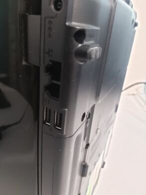 Ноутбук Samsung R60 Plus / 15.4" (1366x768) TN / Intel Core 2 Duo T5250 (2 ядра по 1.5 GHz) / 4 GB DDR2 / 250 GB HDD / ATI RS600M / АКБ тримає 1 годину, 10 хв / Бездротова мишка