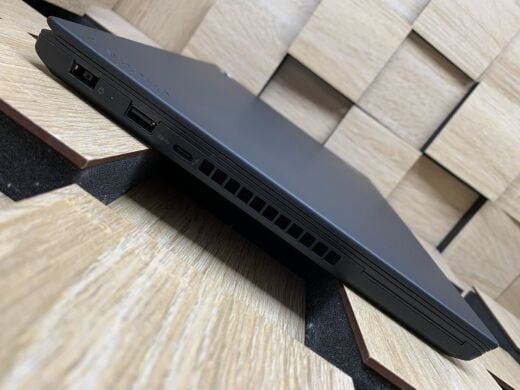 Ультрабук Б-класс Lenovo ThinkPad T470 / 14" (1920x1080) IPS / Intel Core i5-6300U (2 (4) ядра 2.4 - 3.0 GHz) / 8 GB DDR4 / 128 GB SSD / Intel HD Graphics 520 / WebCam / Fingerprint