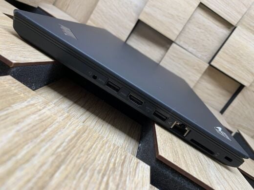 Ультрабук Б-класс Lenovo ThinkPad T470 / 14" (1920x1080) IPS / Intel Core i5-6300U (2 (4) ядра 2.4 - 3.0 GHz) / 8 GB DDR4 / 128 GB SSD / Intel HD Graphics 520 / WebCam / Fingerprint