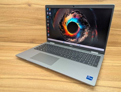 Ультрабук Dell Latitude 5530 / 15.6" (1920x1080) IPS / Intel Core i7-1265U (10 (12) ядер по 3.6 - 4.8 GHz) / 16 GB DDR4 / 512 GB SSD / Intel Iris Xe Graphics eligible / HDMI / WebCam / Windows 11