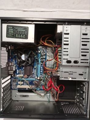 ПК Б-класс Prime PC Tower / Intel Core 2 Quad Q8300 (4 ядра по 2.5 GHz) / 8 GB DDR3 / 320 GB HDD / Intel HD GMA X4500 / DVD-RW / 450W