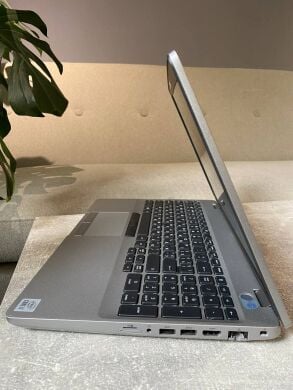 Ноутбук Dell Latitude 5511 / 15.6" (1920x1080) TN / Intel Core i7-10850H (6 (12) ядер по 2.7 - 5.1 GHz) / 32 GB DDR4 / 512 GB SSD / Intel UHD Graphics / WebCam / Win 11 + беспроводная мышь Ноутбук Dell Latitude 5511 / 15.6" (1920x1080) TN / Intel Core i7-10850H (6 (12) ядер по 2.7 - 5.1 GHz) / 32 GB DDR4 / 512 GB SSD / Intel UHD Graphics / WebCam / Win 11 + беспроводная мышь